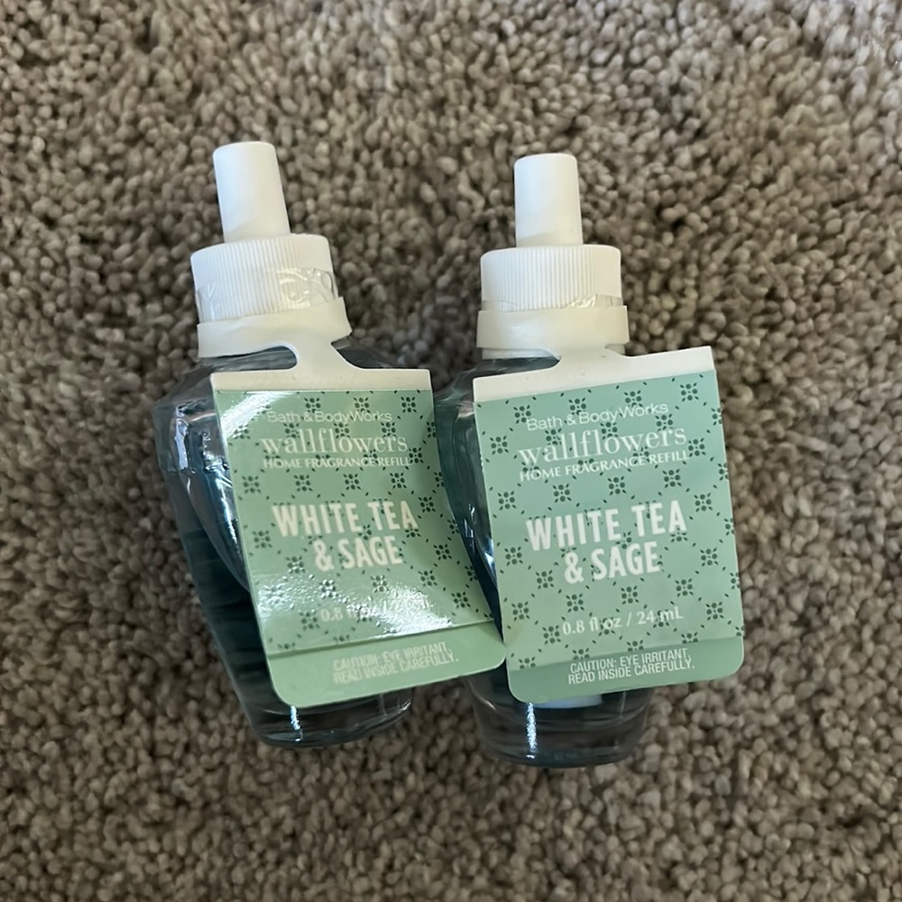 White tea and sage wallflower